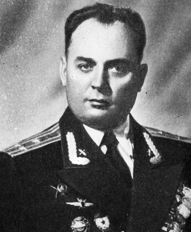 Заместитель командира 108-го гвардейского штурмового авиаполка А. А. Павличенко