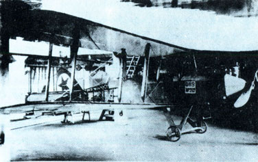 Рис. 3. Ремонт самолета ДН-9а 'Хэвиленд'. 1920 г.