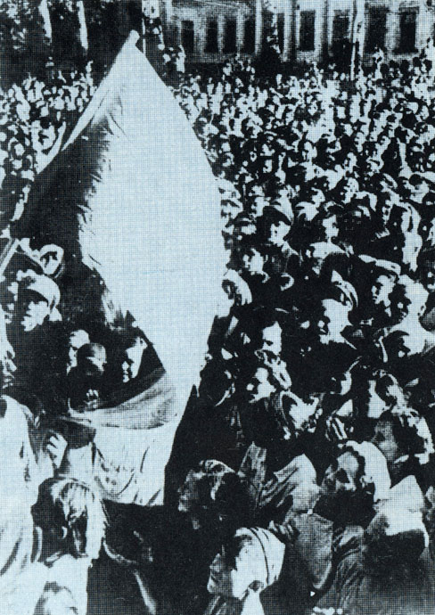 Рис. 36. Митинг на улице Ленина, г. Таганрог. 31 августа 1943 г.